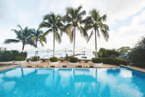 Luxe Studio, Private Beach, king Bed, Sunset Views